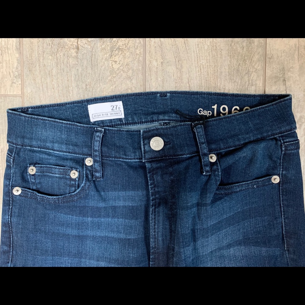 Gap high rise skinny - dark wash 27r